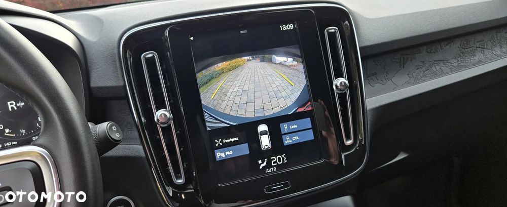 Volvo XC 40 T3 Momentum Pro - 31