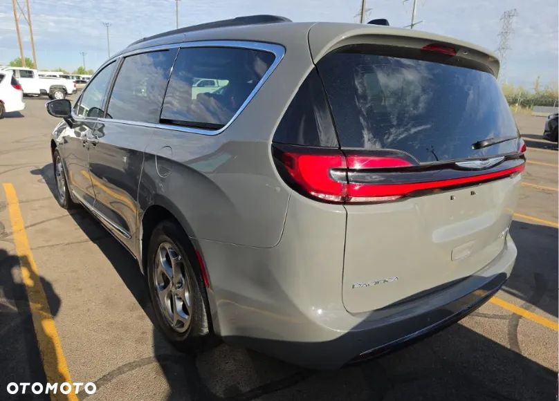 Chrysler Pacifica - 5
