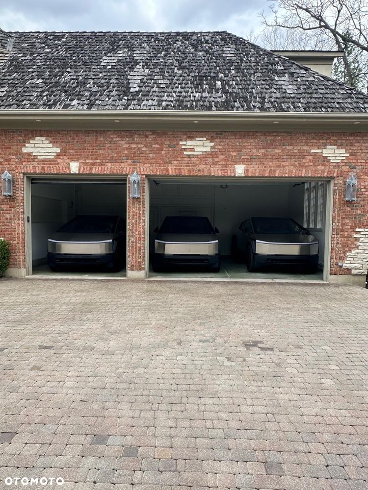 Tesla Cybertruck - 23