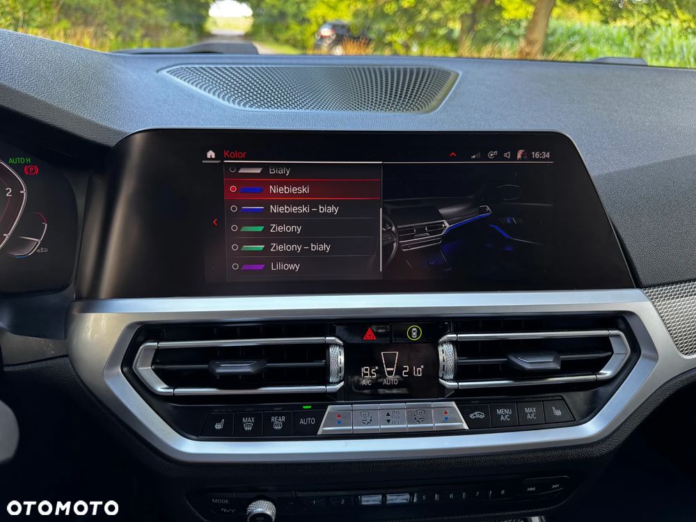 BMW Seria 3 318d M Sport - 22