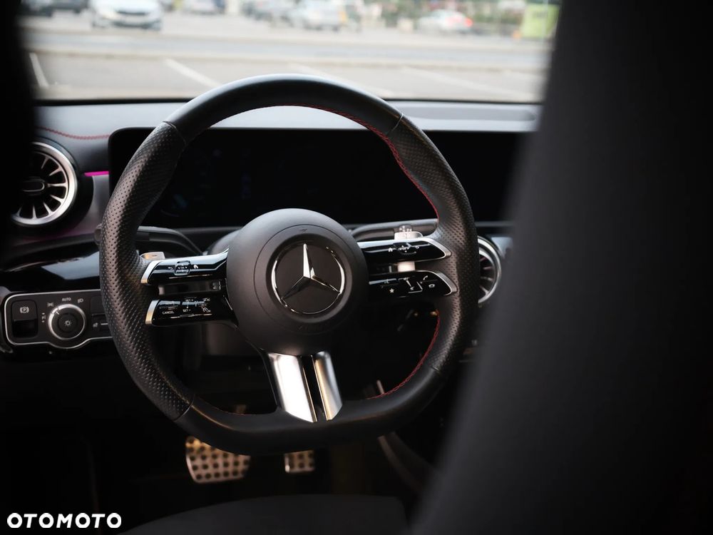 Mercedes-Benz CLA 200 mHEV AMG Line 7G-DCT - 13