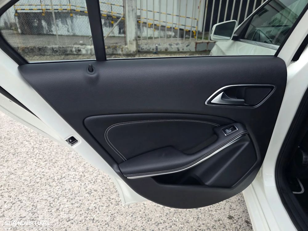 Mercedes-Benz A 180 d Urban - 25