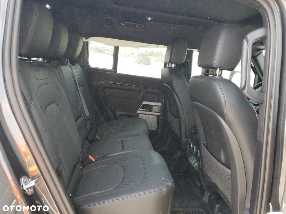 Land Rover Defender - 9