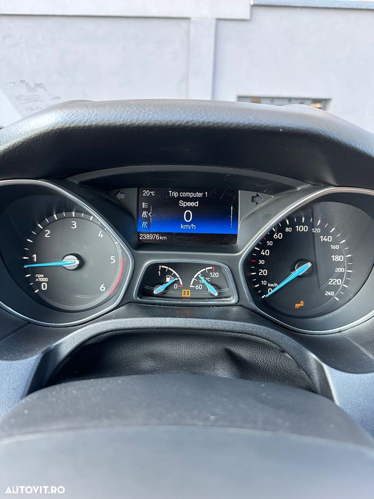 Ford Focus 1.6 TDCi DPF Titanium - 14