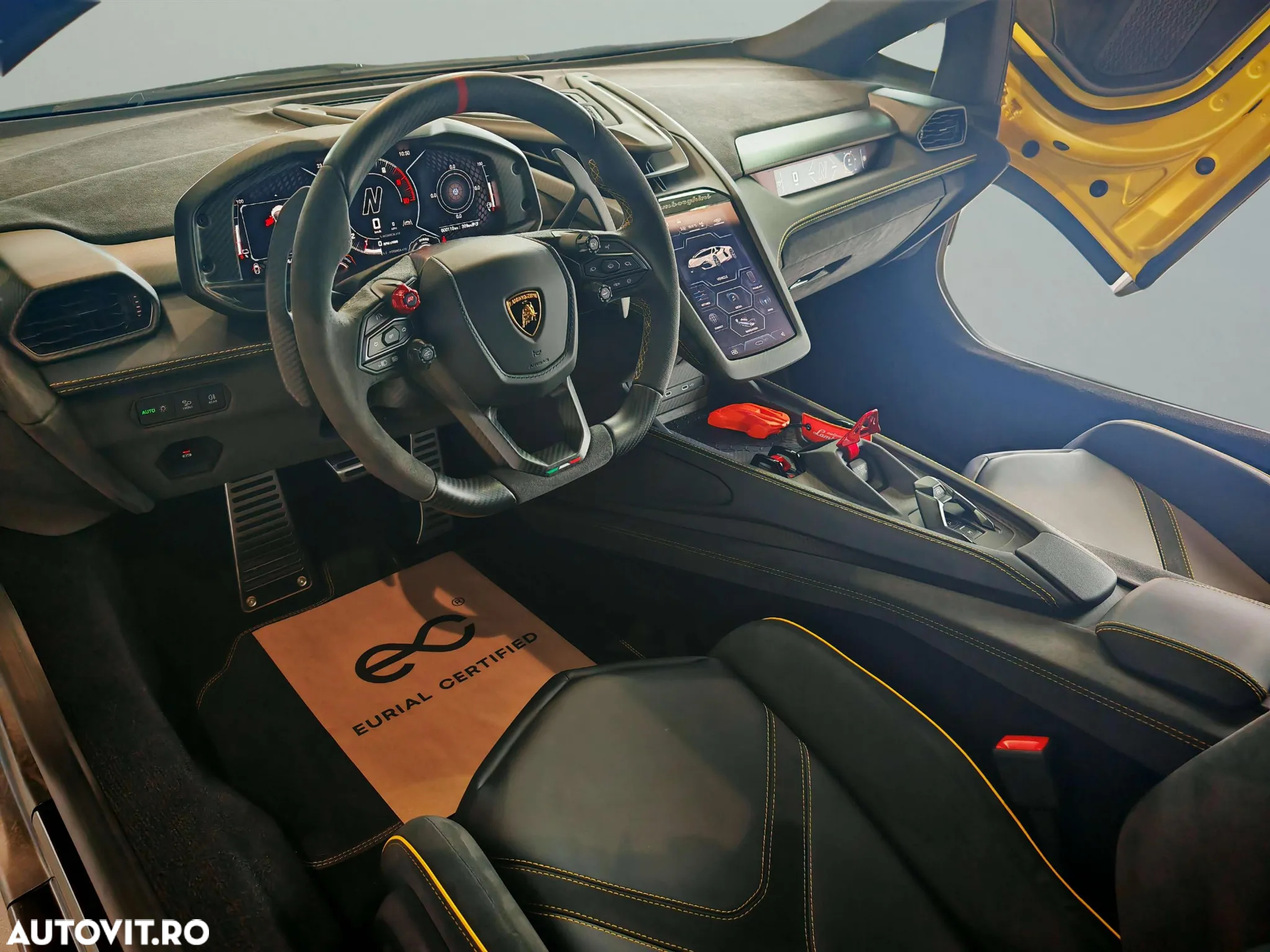 Lamborghini Revuelto - 15