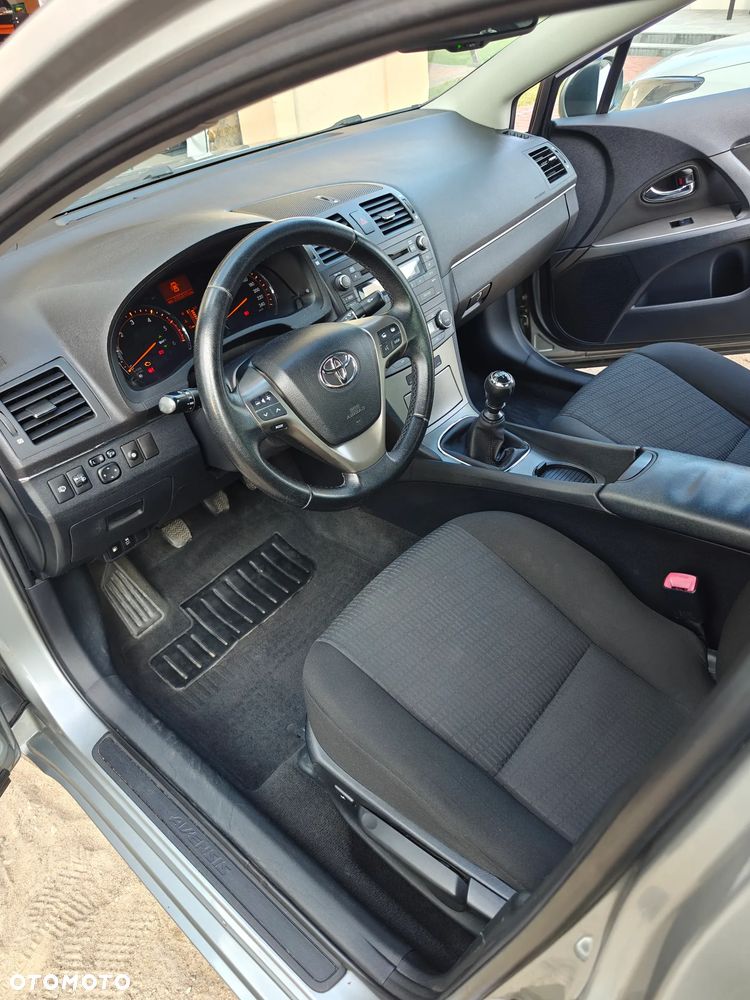 Toyota Avensis 2.0 D-4D Sol - 9