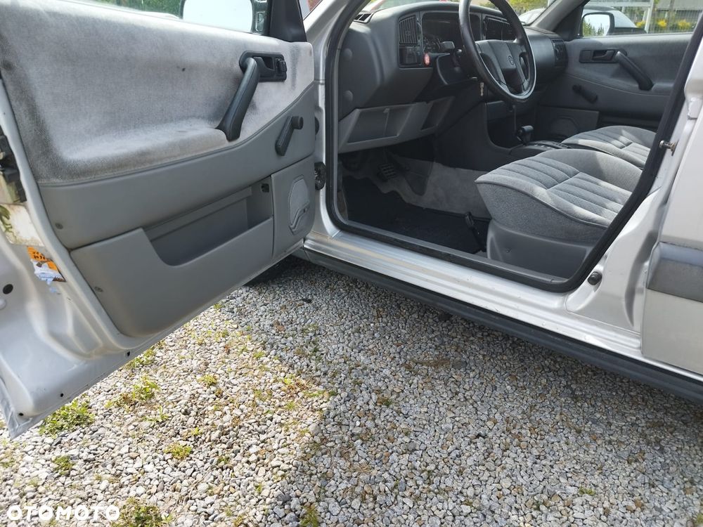 Volkswagen Passat 2.0 GL - 24
