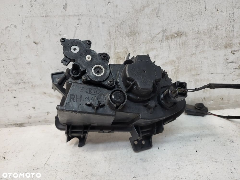 Kia Stonic Halogen prawy LED - 7