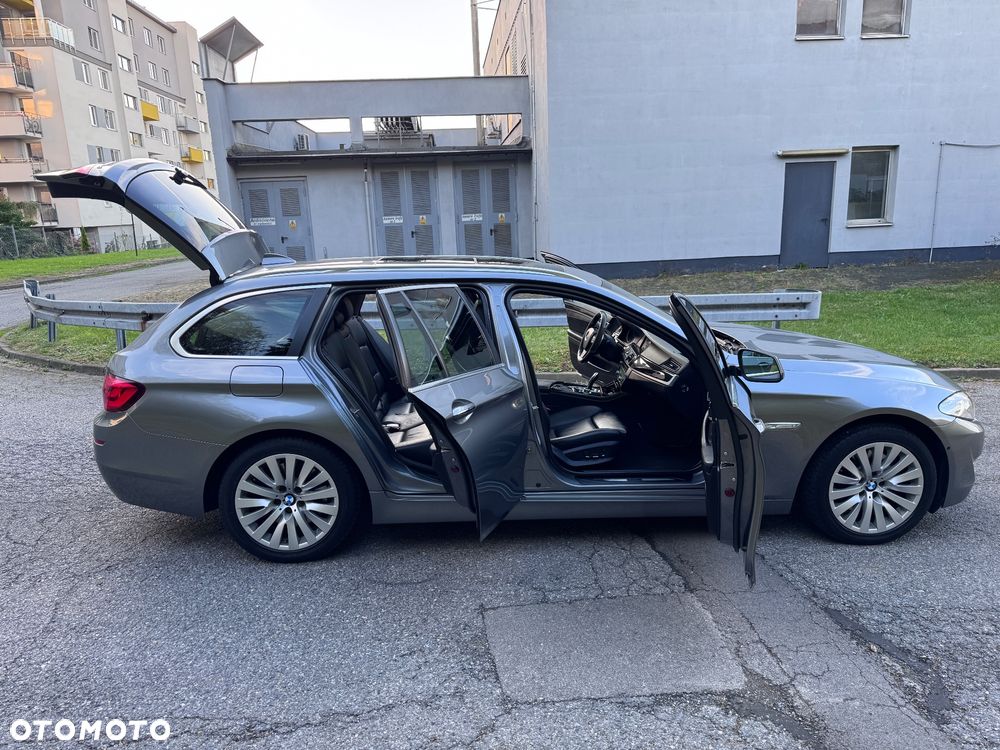 BMW Seria 5 530d xDrive Luxury Line - 11