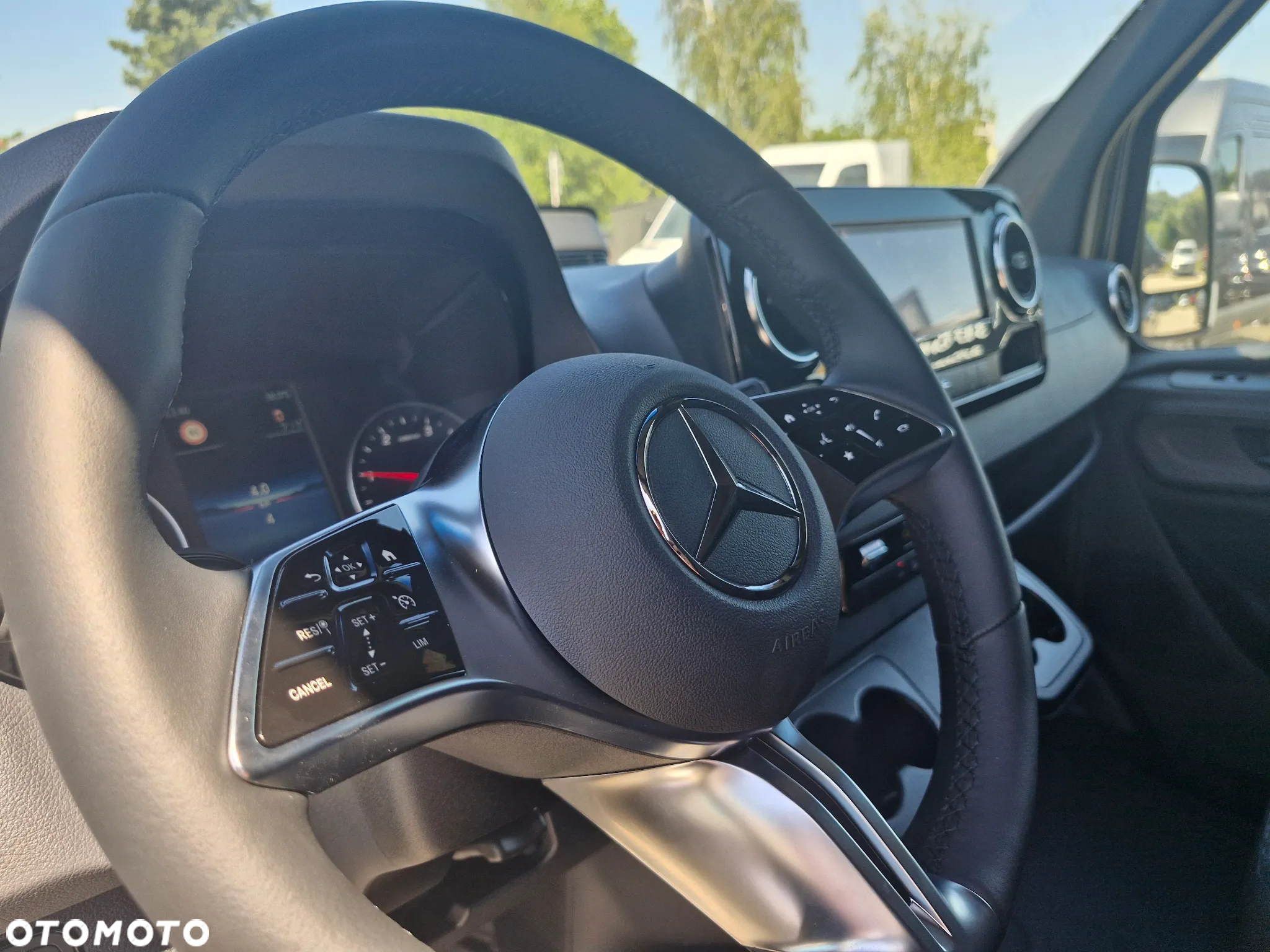 Mercedes-Benz Sprinter - 18