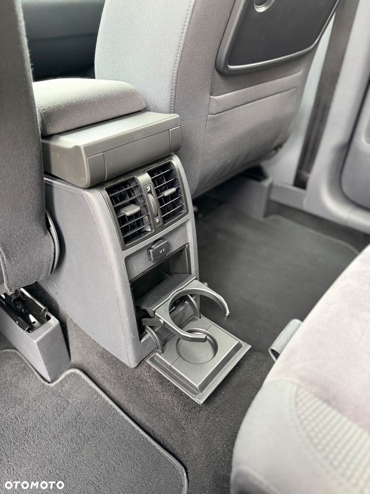 Volkswagen Touran 2.0 TDI Highline - 18