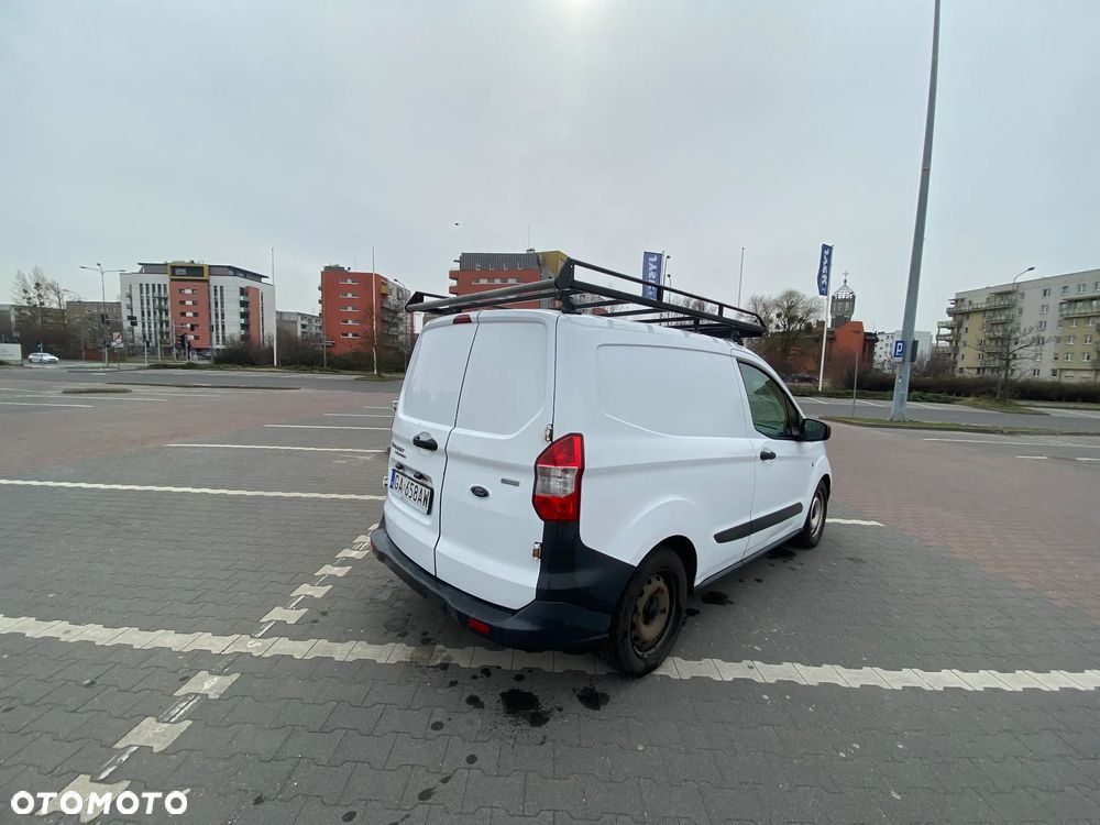 Ford Transit Courier - 20