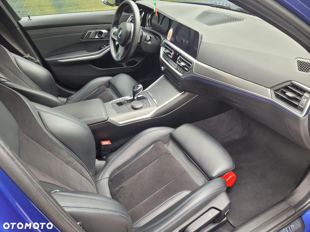 BMW Seria 3 320d xDrive M Sport Shadow sport - 16