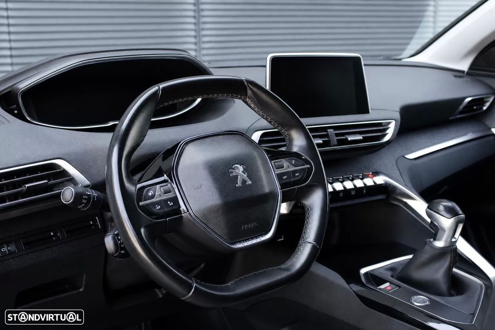 Peugeot 3008 1.6 BlueHDi Allure — fotografia 13