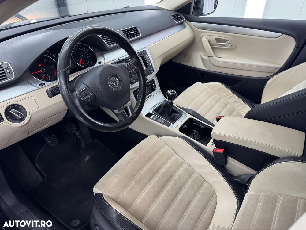 Volkswagen Passat CC 2.0 Blue TDI - 22