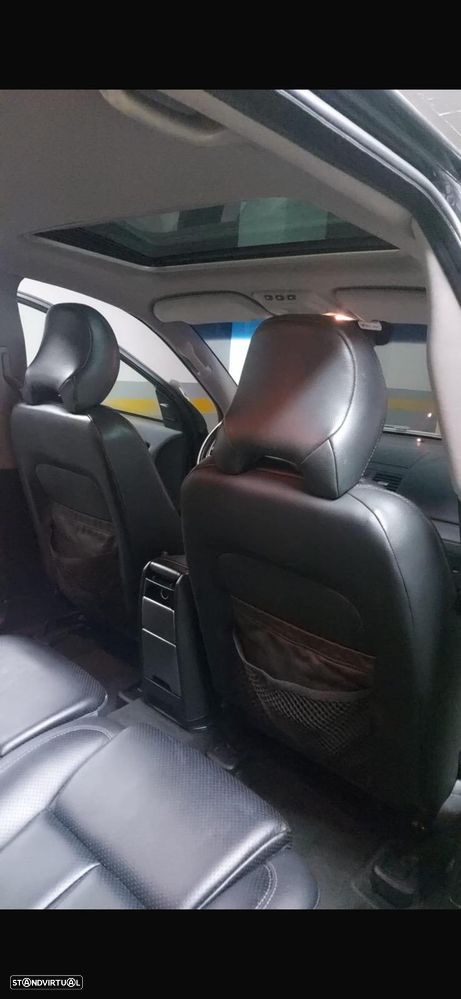 Volvo XC 90 2.4 D5 7L Nivel 3 Auto. - 7