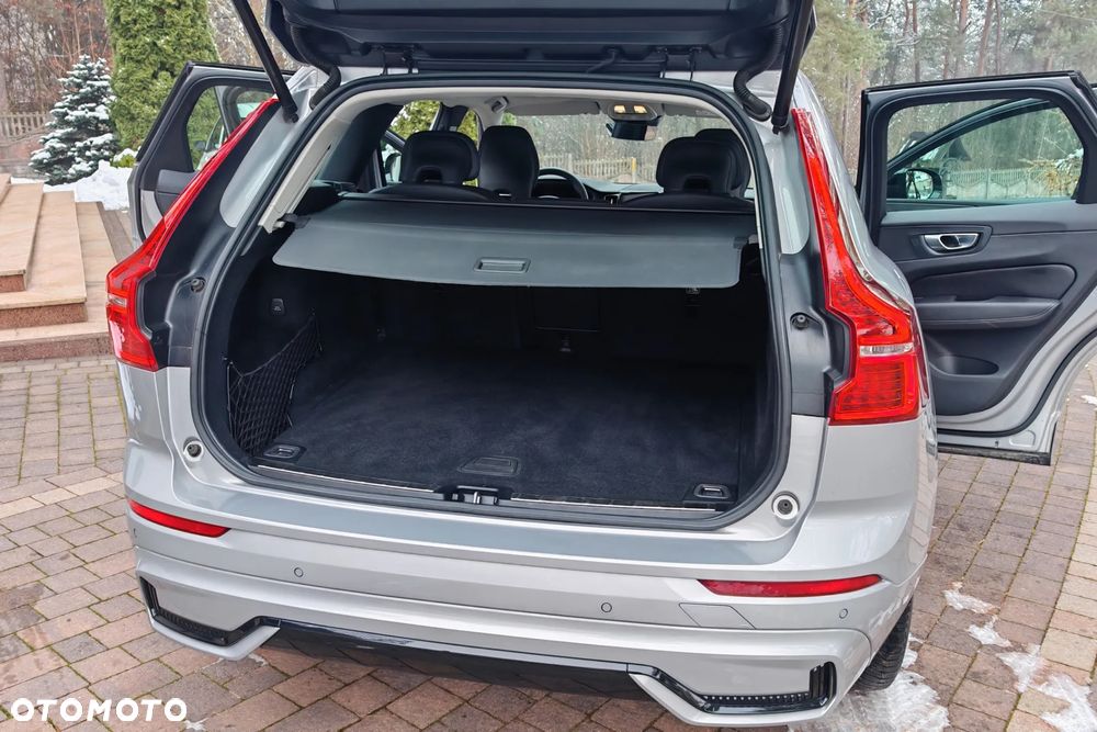 Volvo XC 60 B4 D AWD Plus Dark - 12