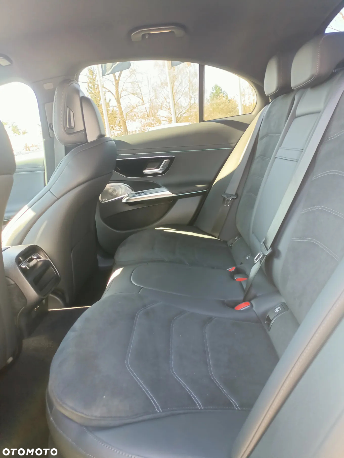 Mercedes-Benz Klasa E 300 de PHEV 4-Matic AMG 9G-Tronic - 13