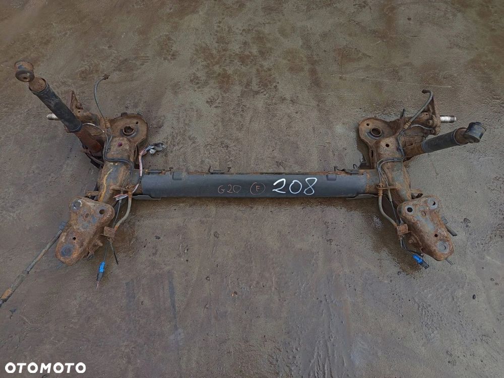 BELKA ZAWIESZENIE OŚ TYŁ TYLNE PEUGEOT 208 I - 1