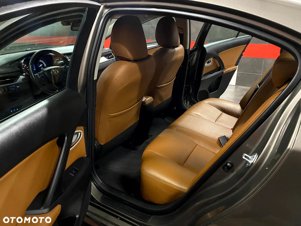 Toyota Avensis 1.8 Premium MS - 22