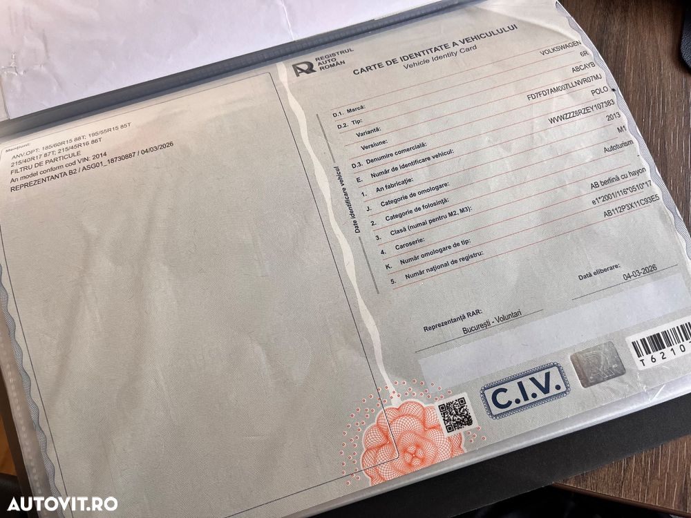 Volkswagen Polo 1.6 TDI DSG Life - 24