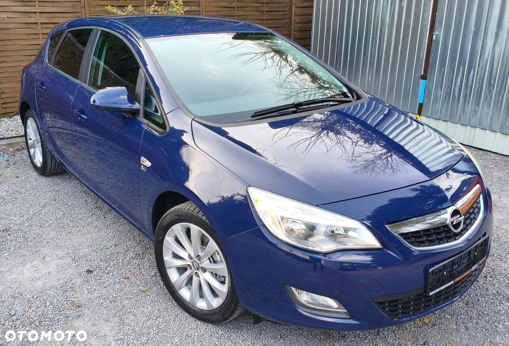 Opel Astra 1.4 150 Jahre - 2