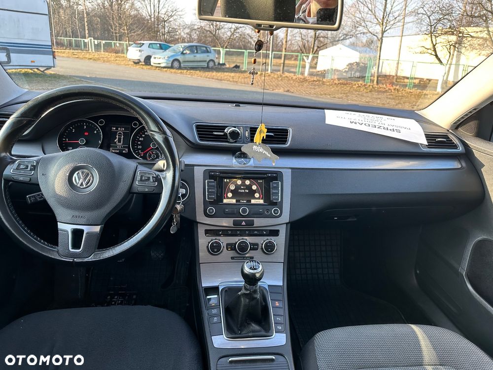 Volkswagen Passat 2.0 TDI Highline - 13