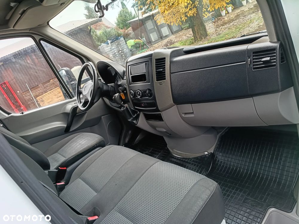 Mercedes-Benz Sprinter - 33
