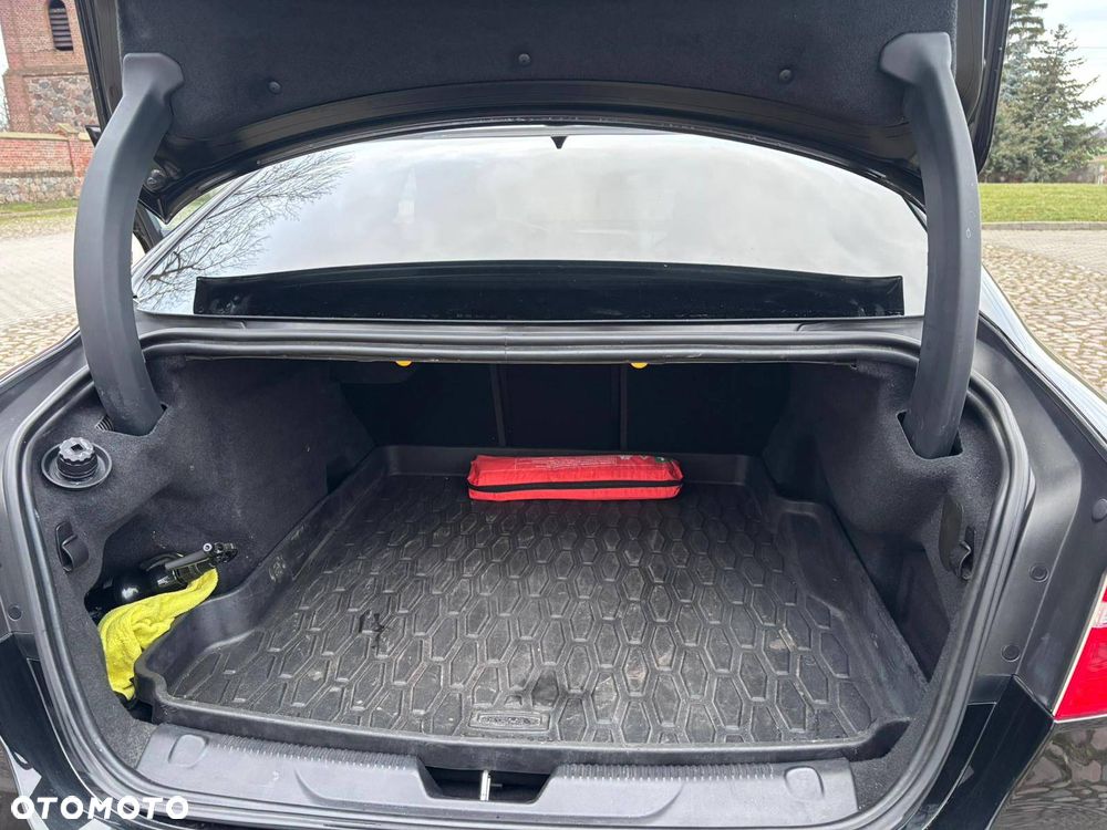 Jaguar XE E-Performance R-Sport - 24