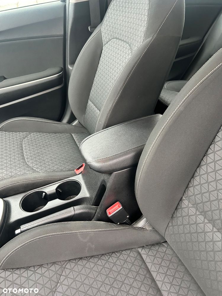 Kia Ceed 1.6 CRDi SCR L - 32