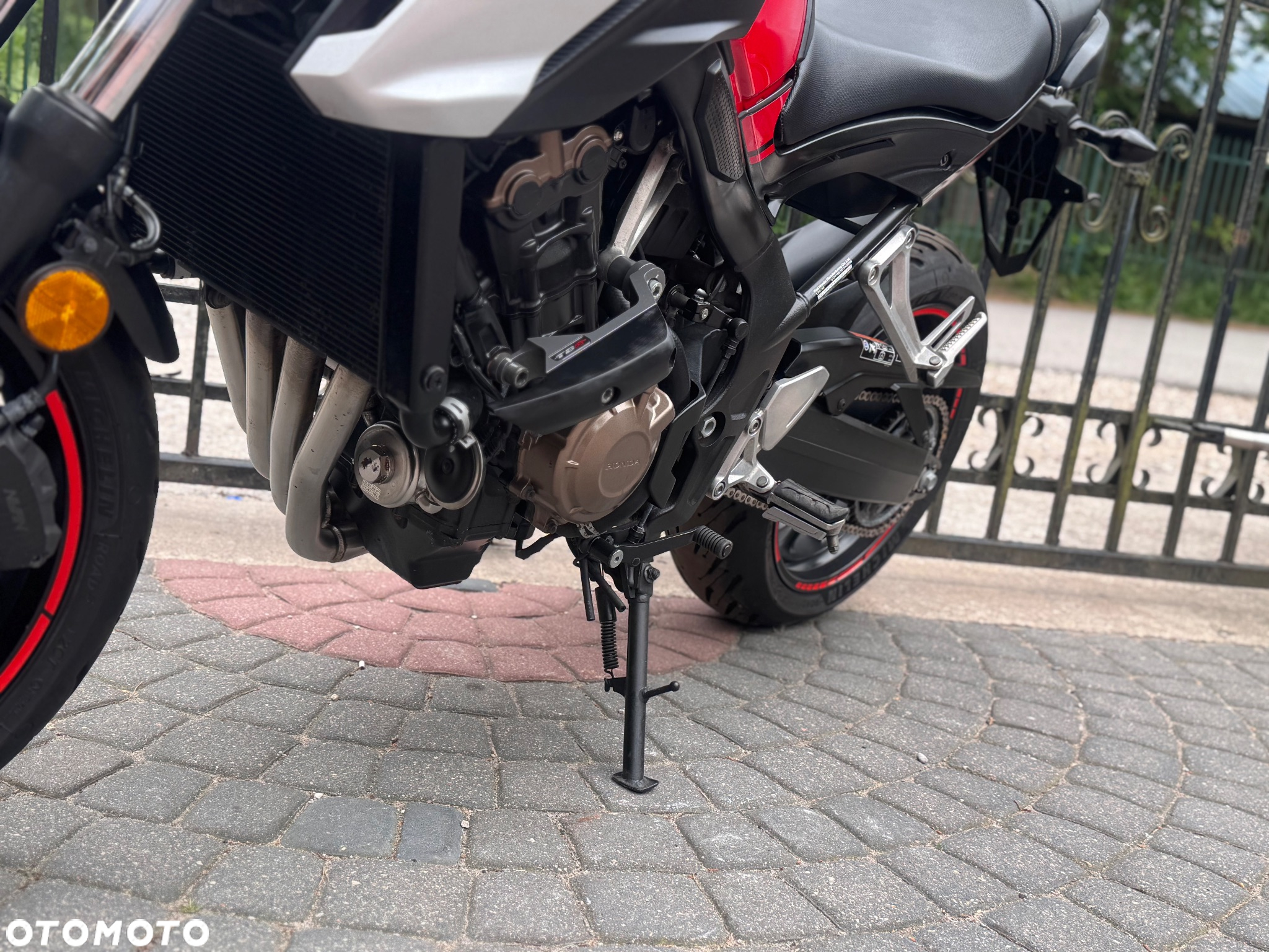 Honda CB - 16