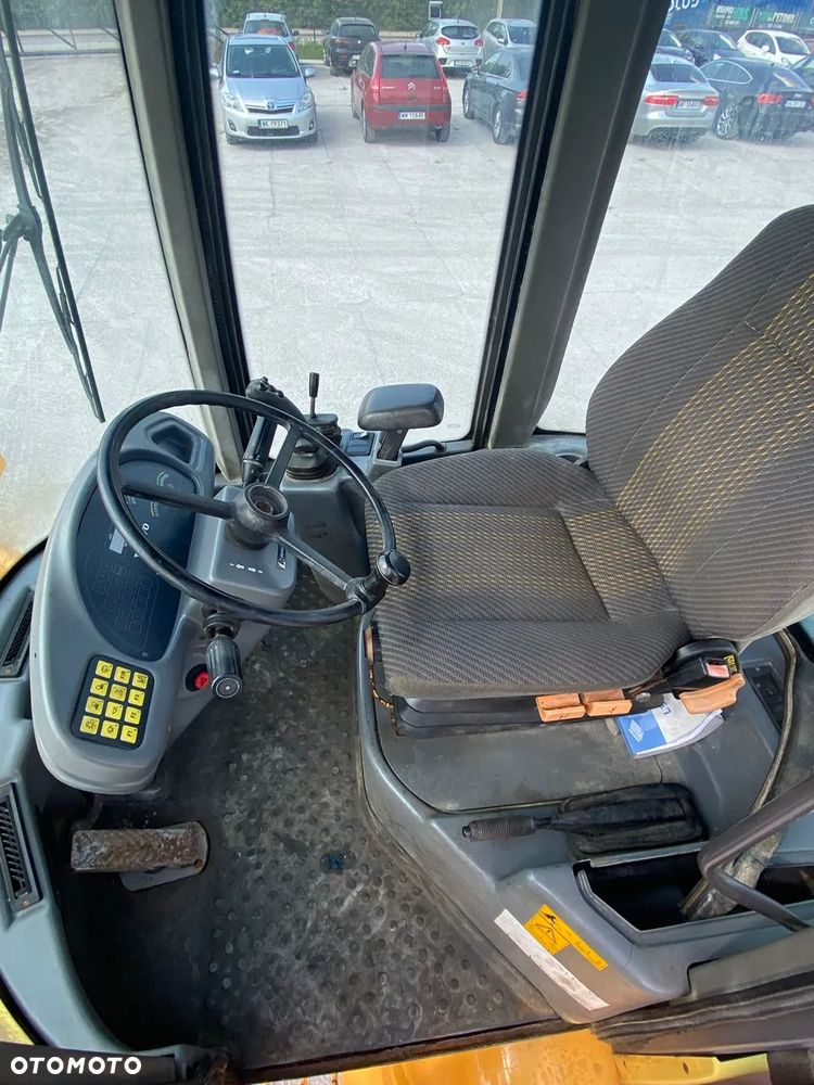 Volvo L30B Szczęka / Widły / Szybkozłącze - 12