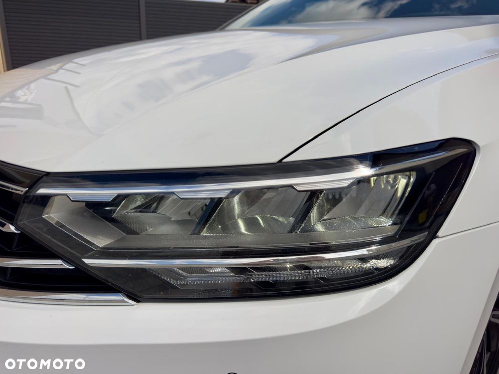 Volkswagen Passat Variant 2.0 TSI Business DSG - 2