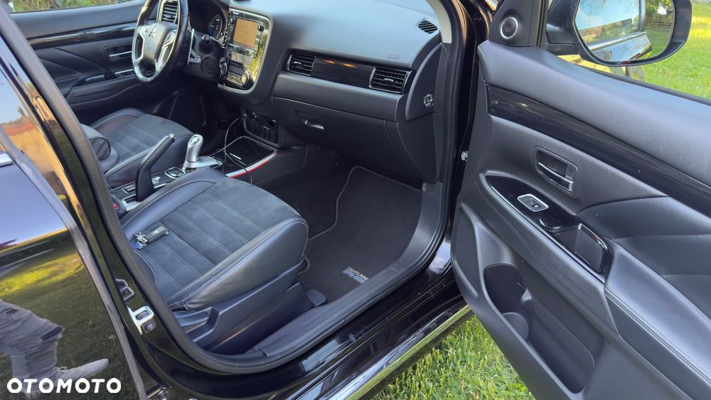 Mitsubishi Outlander 2.0 4WD - 22