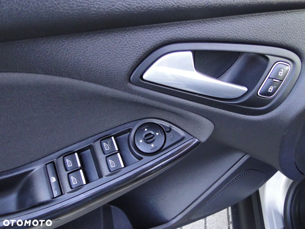 Ford Focus 1.0 EcoBoost STart-Stopp-System TITANIUM X - 15