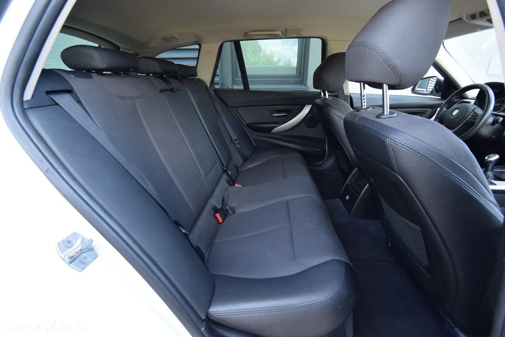BMW Seria 3 318d - 30