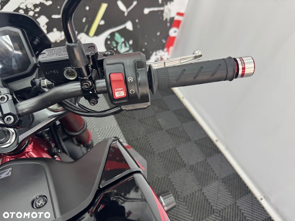 Honda Hornet - 27