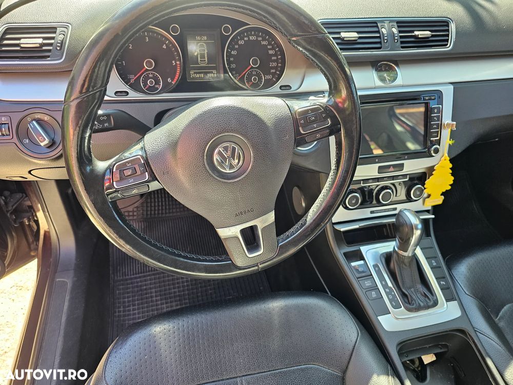 Volkswagen Passat - 15