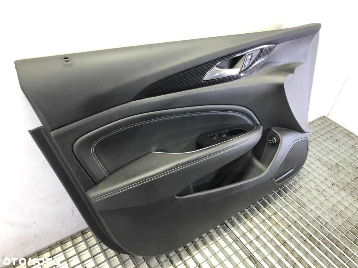 BOCZEK DRZWI LEWY PRZÓD - 234.00 PLN - OPEL INSIGNIA B Sports Tourer (Z18) 2017 - 2022 1.5 (35) 121 - 2