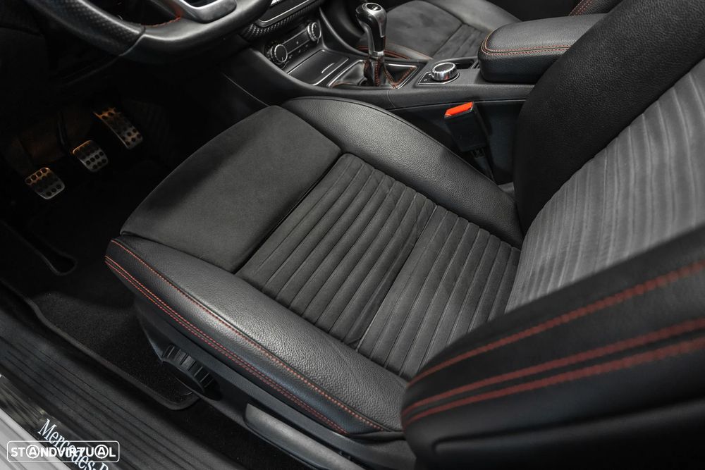 Mercedes-Benz A 180 AMG Line - 26