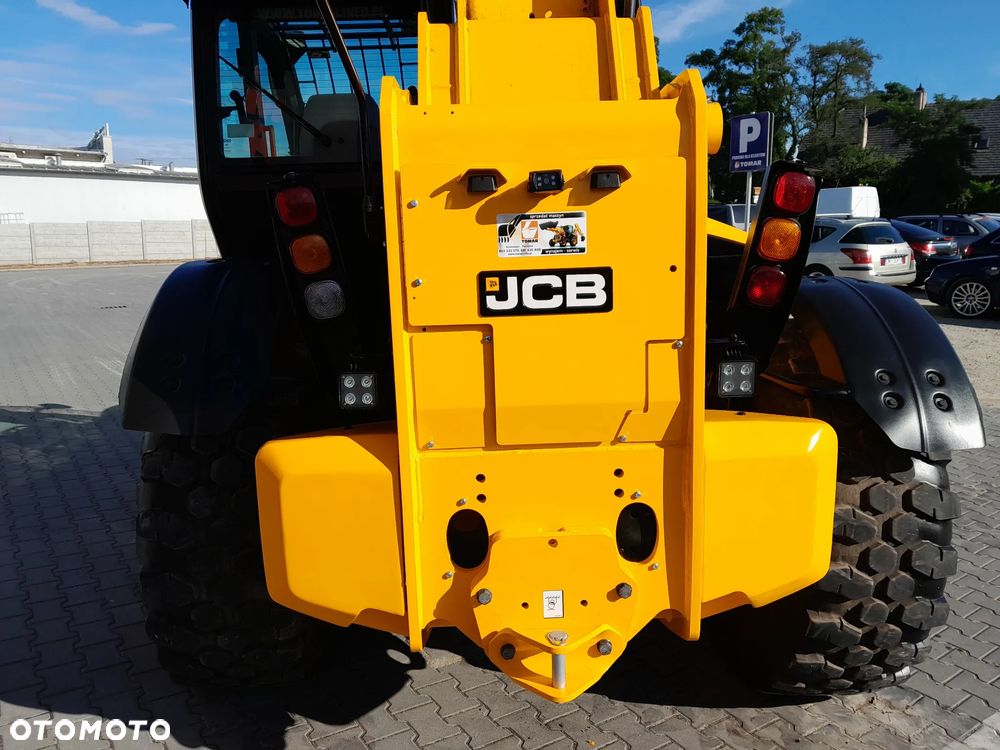JCB 560-80 2023R agri - 17