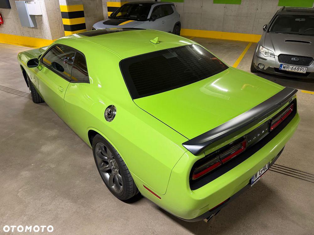 Dodge Challenger - 21