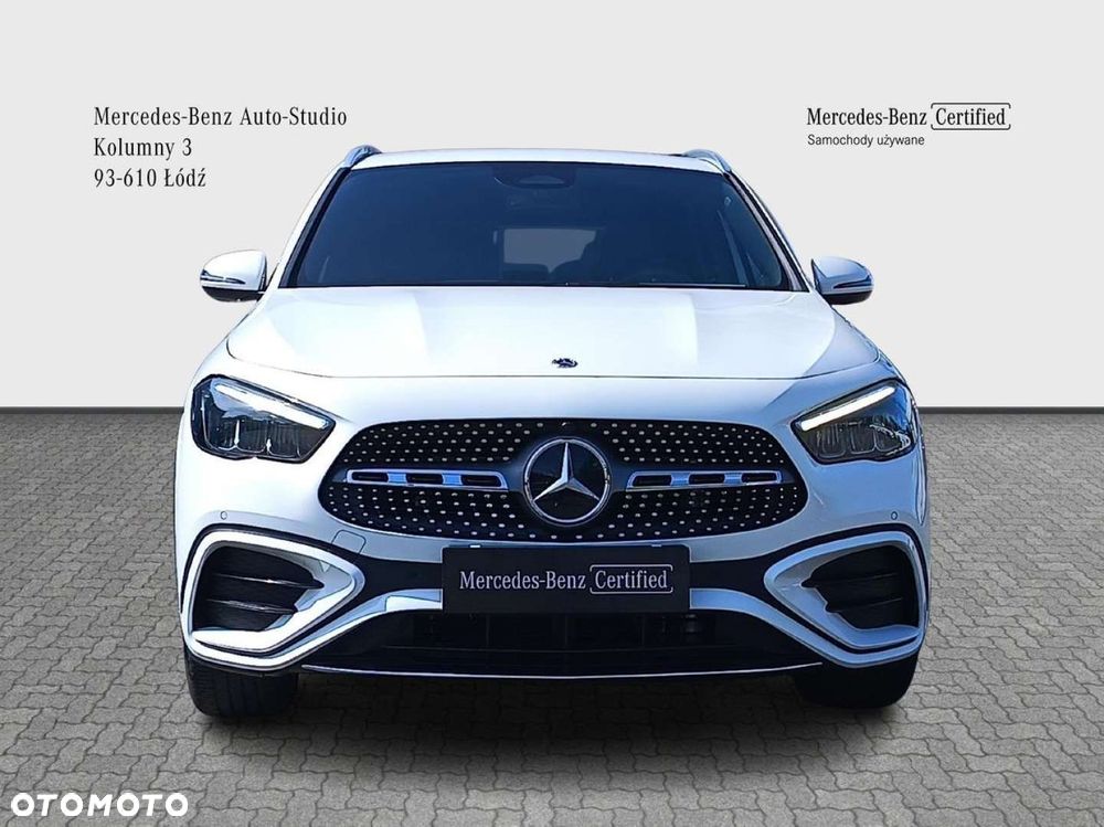 Mercedes-Benz GLA - 10
