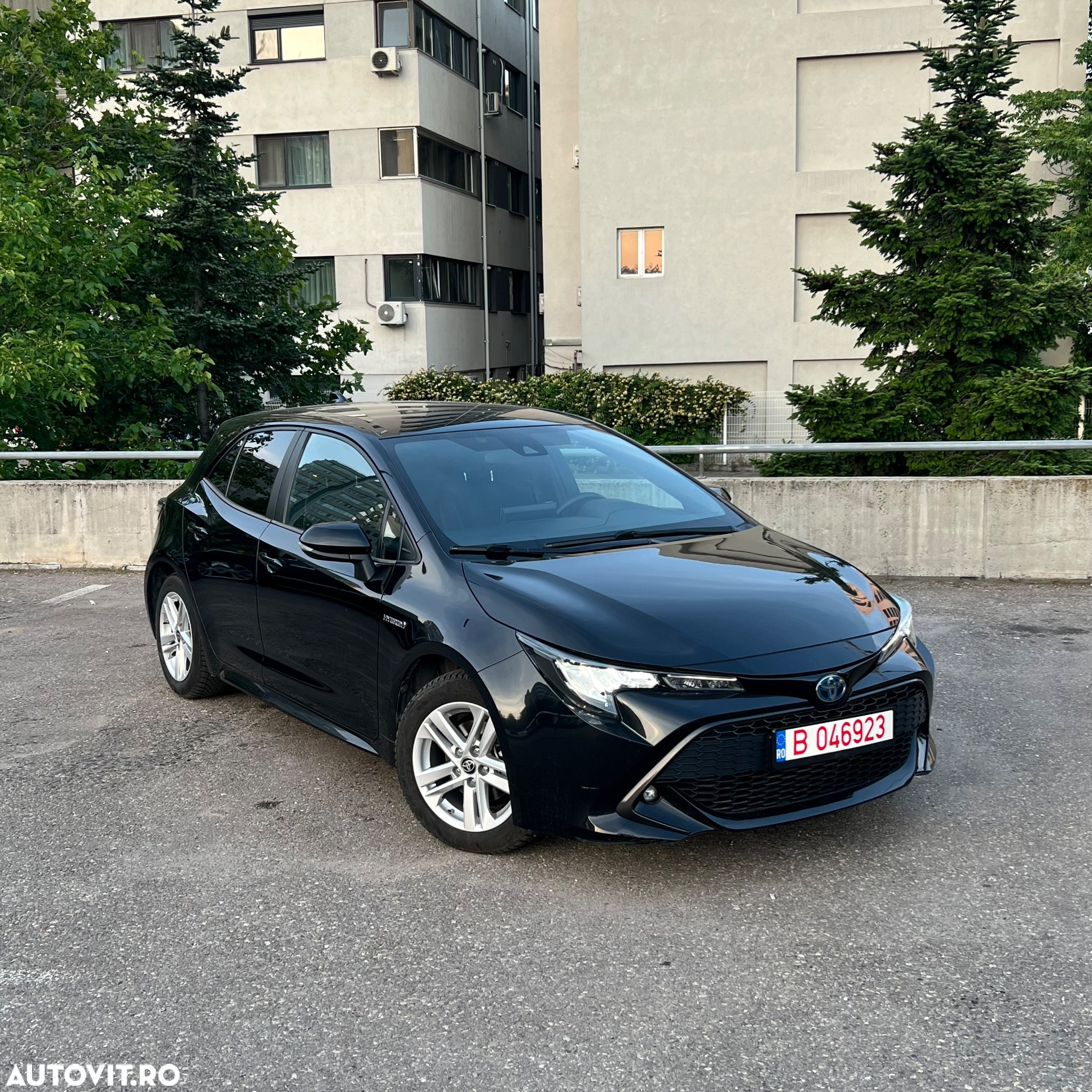 Toyota Corolla 1.8 HSD Business - 11