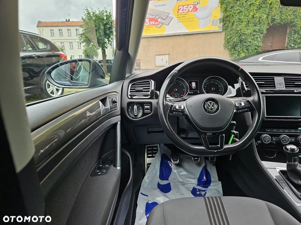 Volkswagen Golf - 21