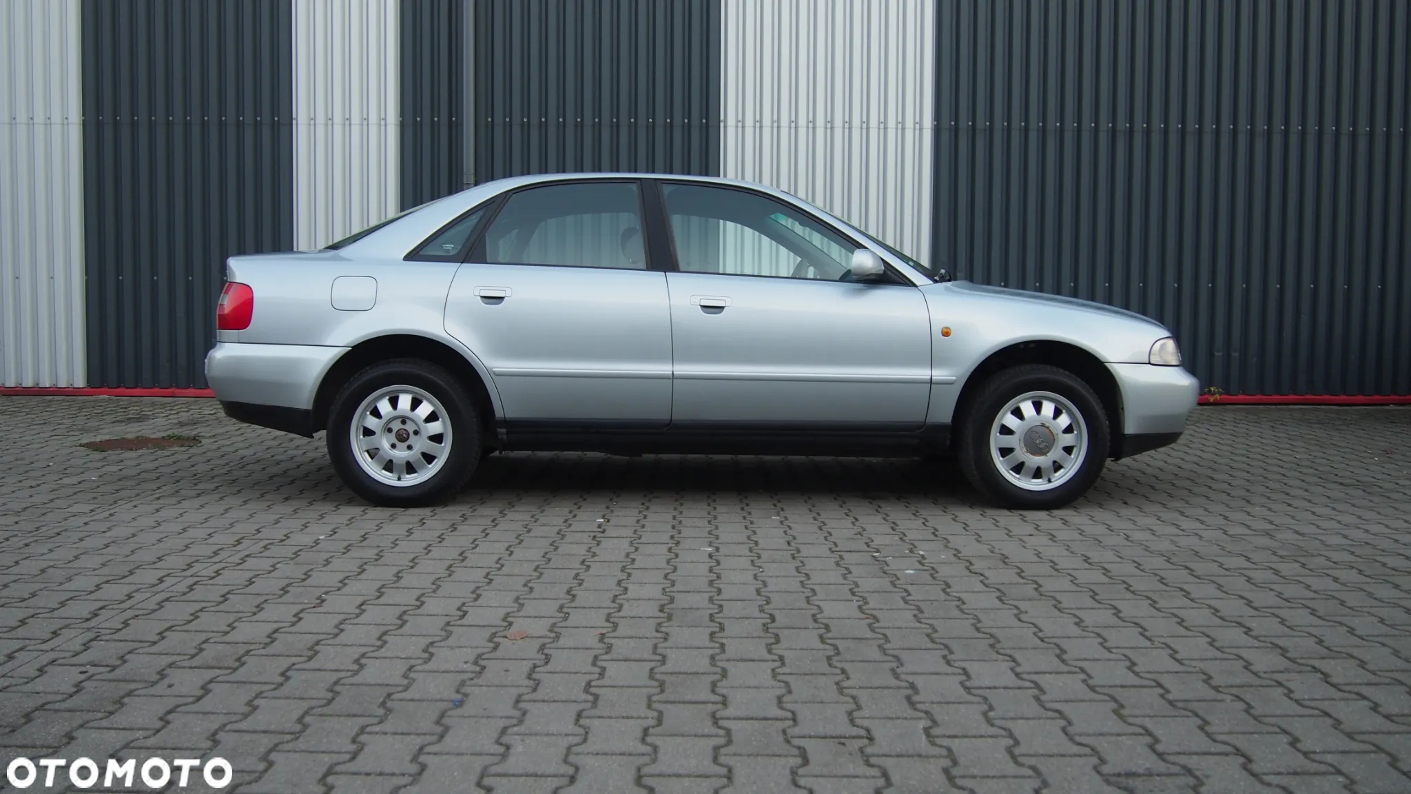Audi A4 1.6 - 38