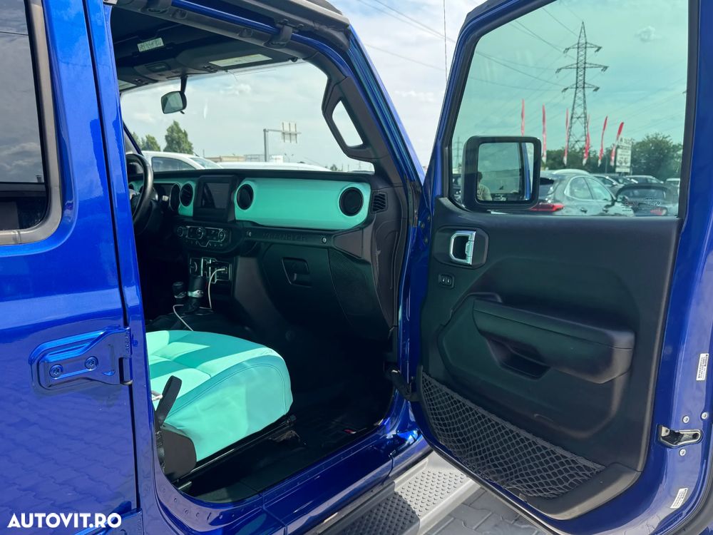 Jeep Wrangler - 23