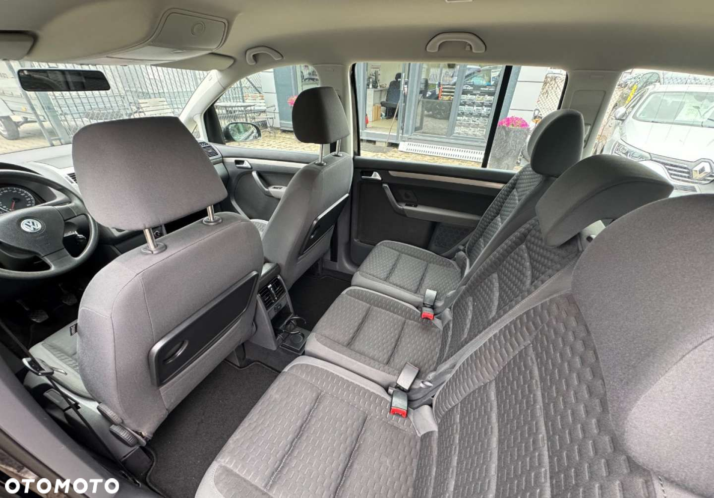Volkswagen Touran - 26