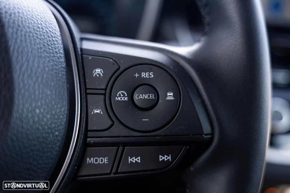 Toyota Corolla Cross 1.8 Hybrid Luxury - 23