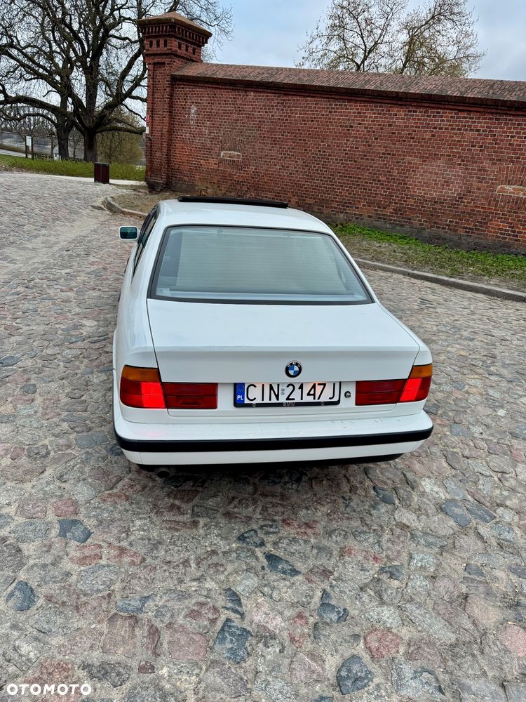 BMW Seria 5 520i - 15
